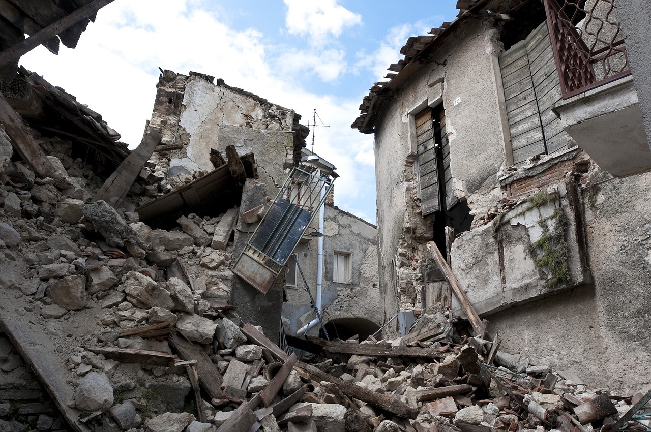 日本特大地震警告，概率升至80%热，日本地震警告，高概率特大地震即将来临（80%风险）